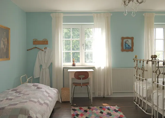 Huset I Nocleg ze śniadaniem 3*