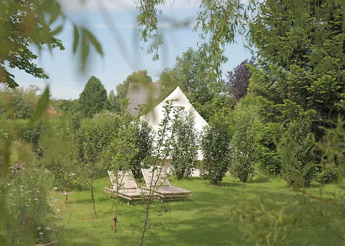 Huset I Nocleg ze śniadaniem 3*